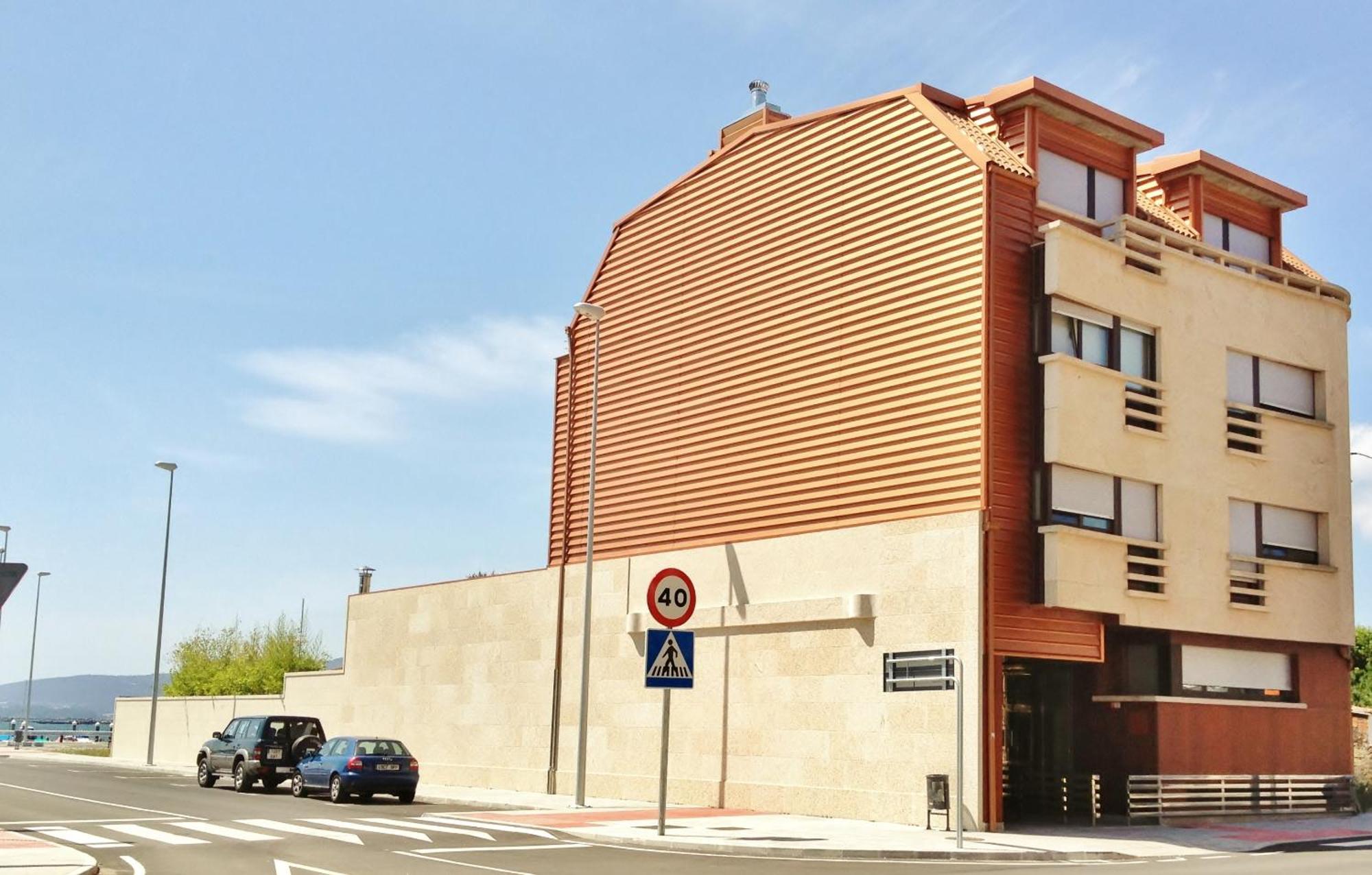 Apartamentos Puerto Basella Villanueva De Arosa Luaran gambar